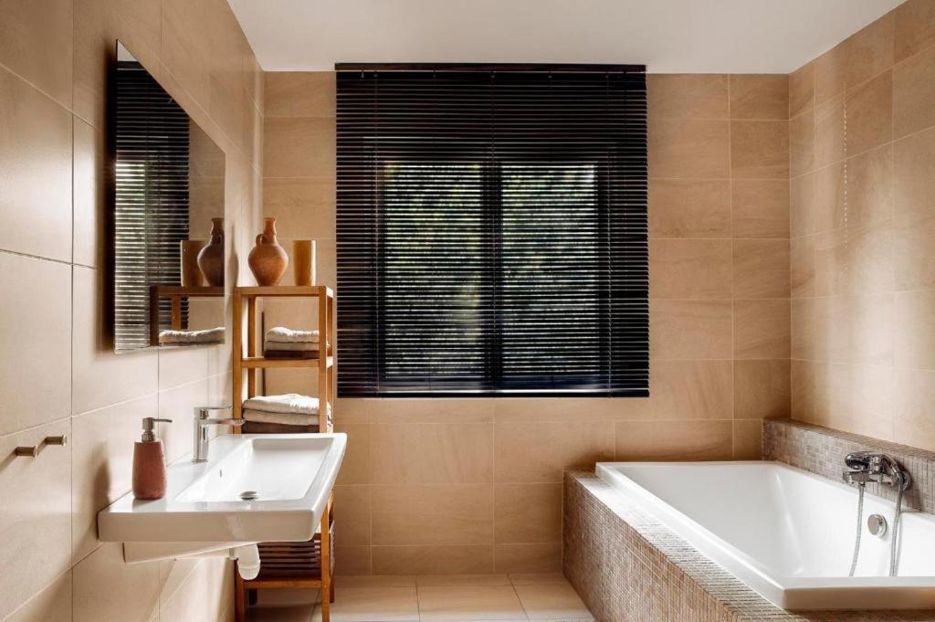 La Perle Rouge A Panazol Bed & Breakfast Ngoại thất bức ảnh